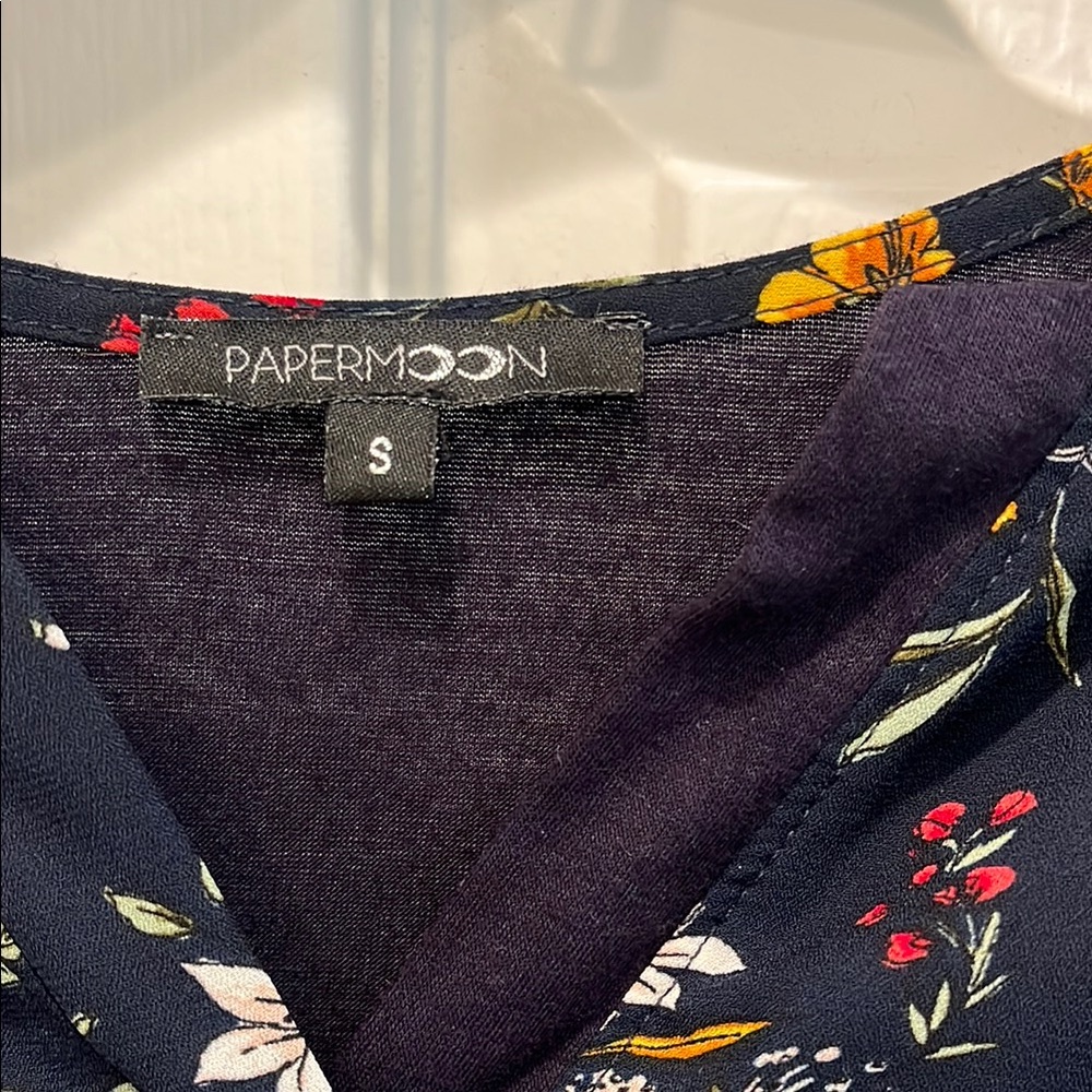 2 Papermoon Lightweight Tops - Picture 3 of 5